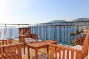 Design Sea View Apartment